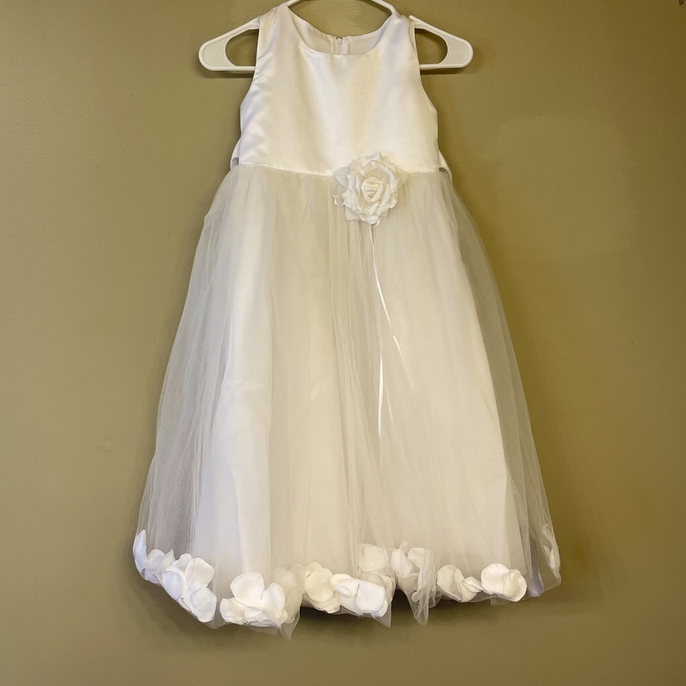 Beautiful white 1st Communion Girls Dress Size 7-8
